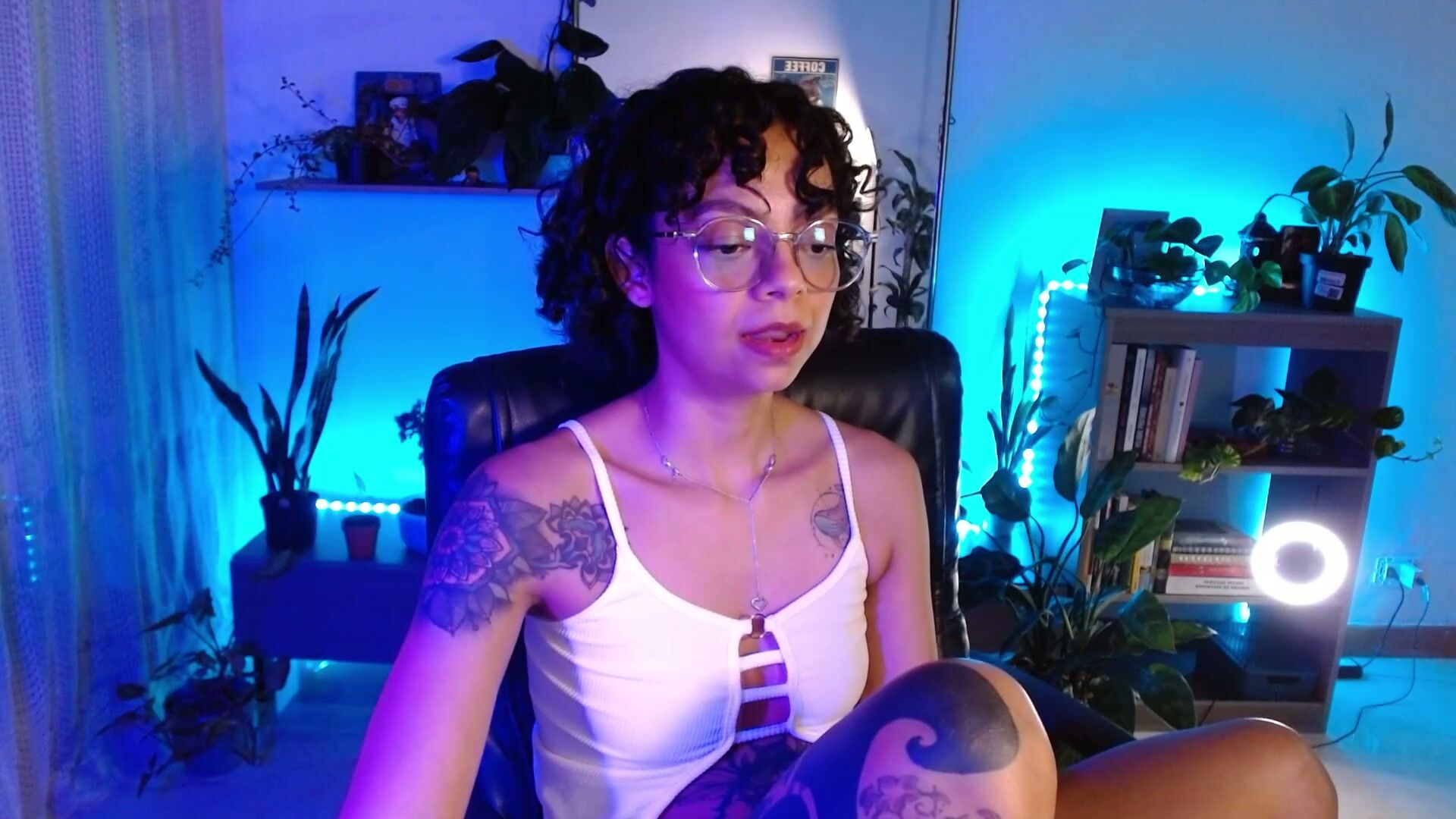 sweet_bluee chat porn video (03-17-2026)