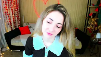 Sensitiveheartt on cam chat porn video