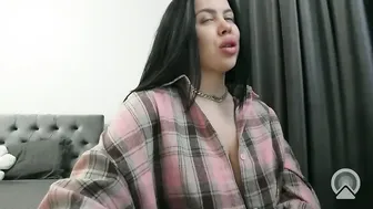 ellasins bigass hot webcam video