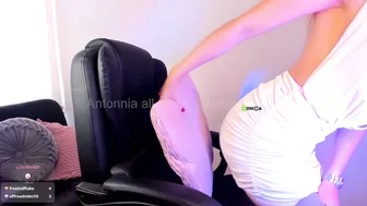 _anttonia_ hot cam video posing on cam