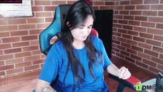 Princesa_leia_zathur squirt posing on webcam
