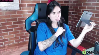 Princesa_leia_zathur squirt posing on webcam