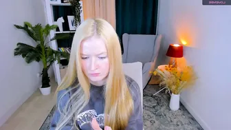 laly_peach recorded nude video 832294