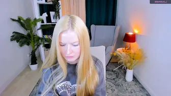 laly_peach recorded nude video 832294