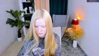laly_peach recorded nude video 832294