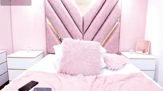 chloe_larson smalltits amateur webcam video