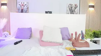 tianaglow4 bigass cam sex