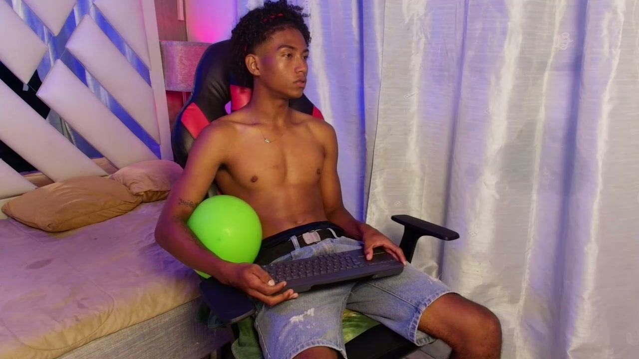 Parzival_wt cam porn videos (03-18-2026)