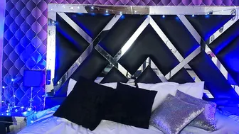 victtoria_lee posing on cam (03/19/2026)