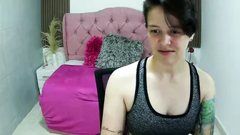 bug2025 hot webcam video cam chat