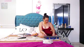 Yazmin_mature posing on cam 19-Mar-2026