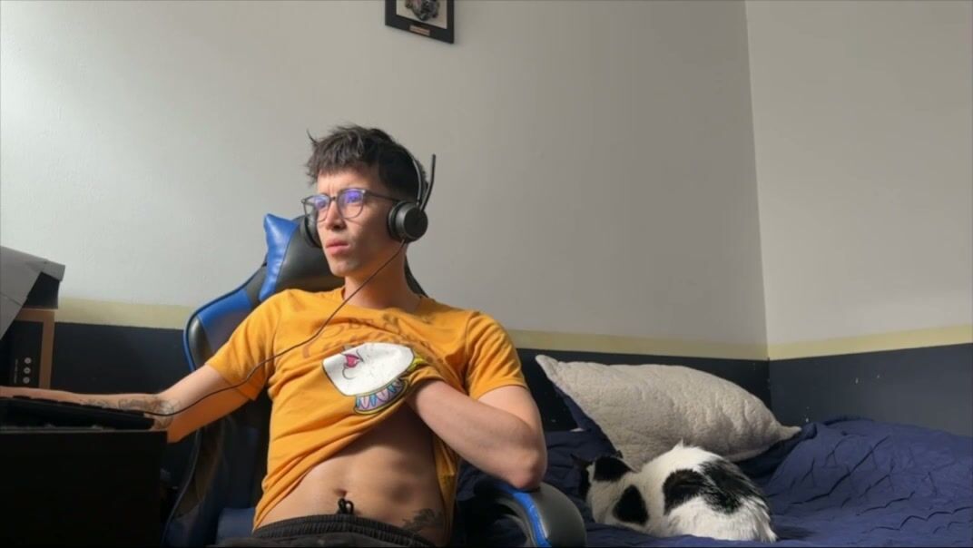 rakhubs feet - 19-Mar-2026