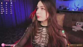 Howtomeow teen on live cam
