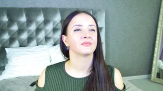 elinabellucci nonude 03-20-2026