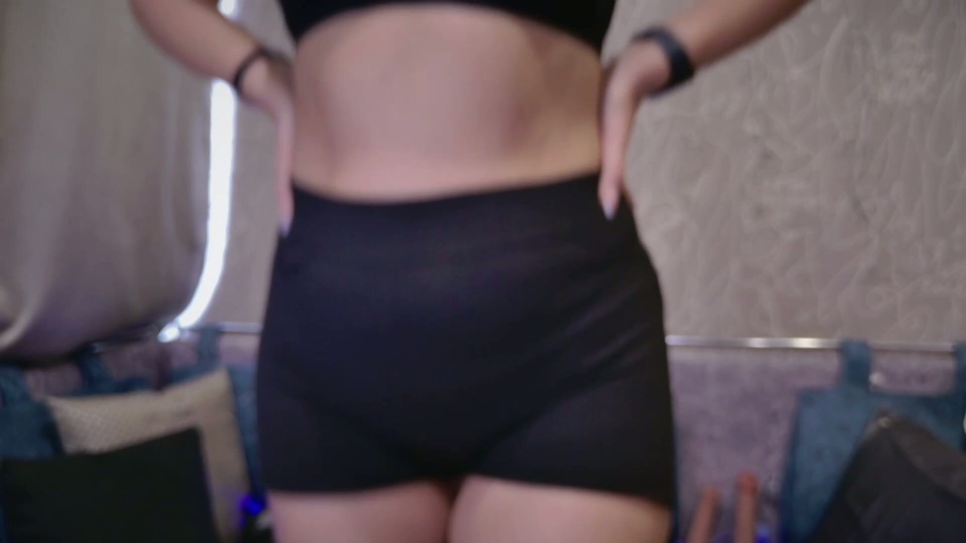 blackcat1422 bigass posing on webcam