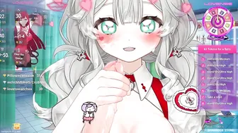 lulu_hentai gaming posing on webcam