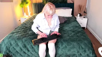 Ann_annise mature - 03/22/2026