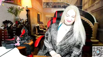 Nina_deville blond amateur cam