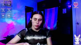 malud_09 webcam video posing on cam