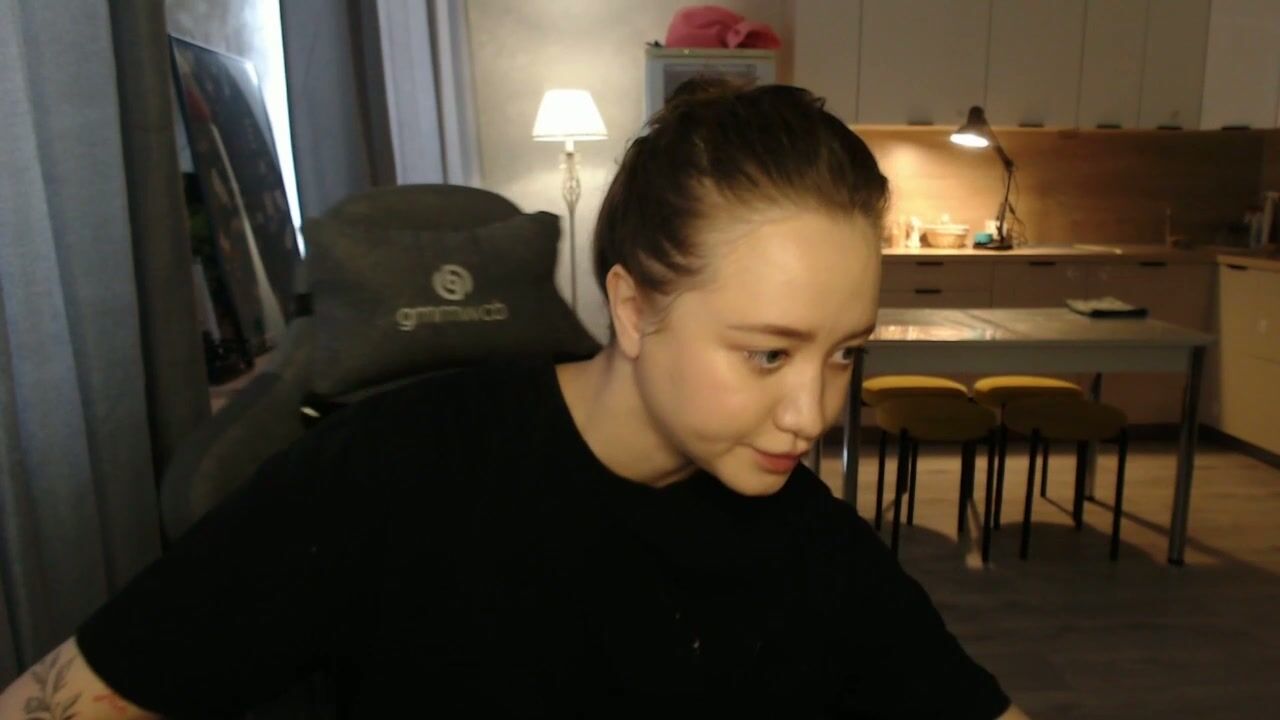 _lalune_ (03-24-2026) posing on webcam
