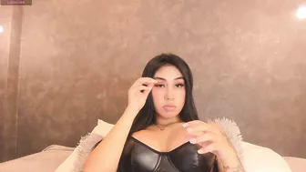 vaelina_angels posing on cam - (03-24-2026)