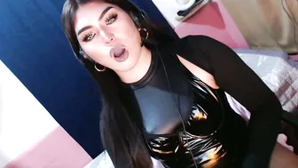 Mysterious_diva show sex chat