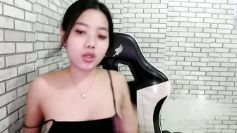 hoelylesly wifematerial 03/25/2026