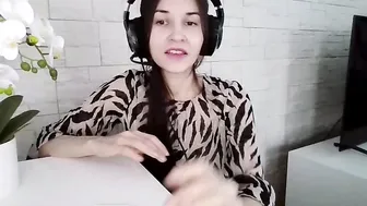 juliaorgasm (03-25-2026) boobs