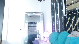 mailyn_gold porn cam chat 25-Mar-2026