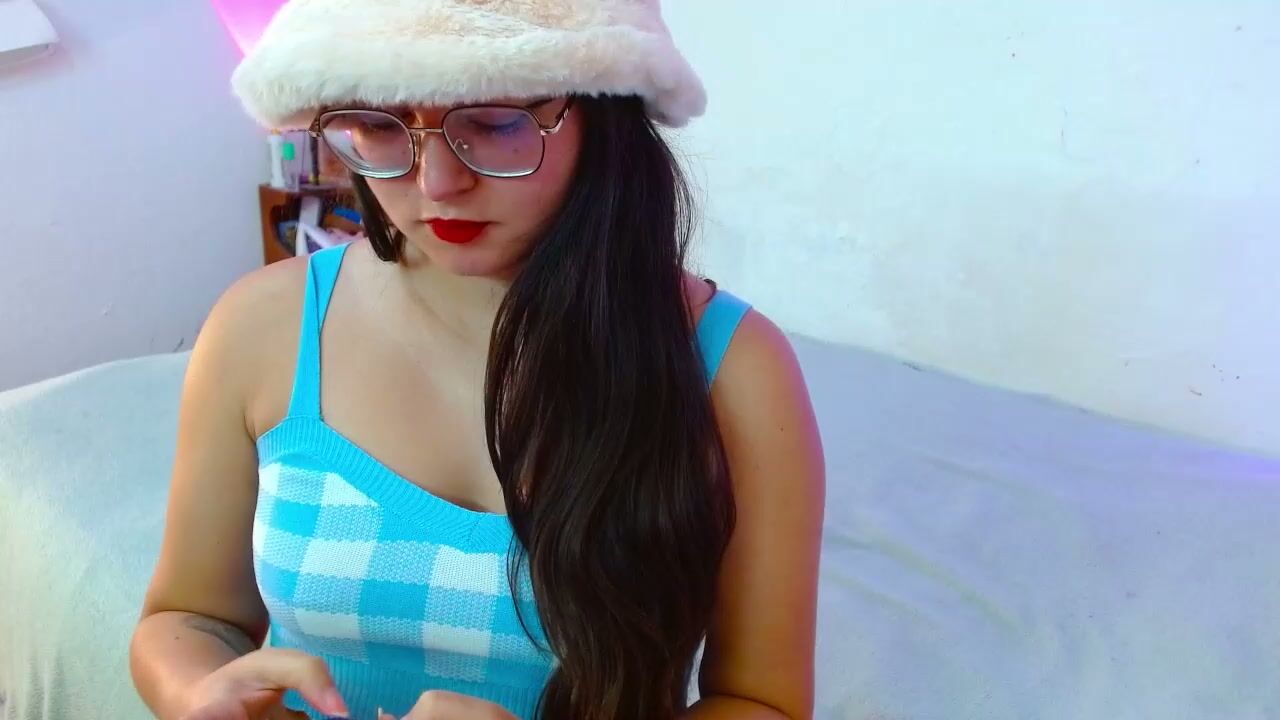 mily_baker posing on cam 25 March 2026