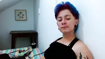 Tomboyblue posing on webcam 25-Mar-26