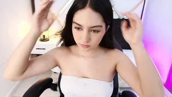 Emelie_ch_ 26-Mar-26