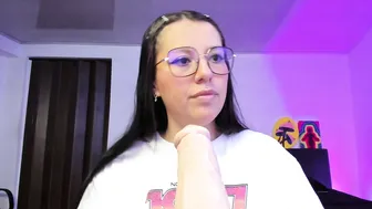 Nataliasweet98 porn chat posing on cam