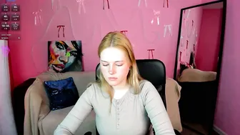 Alira_glow cam girl 03-26-2026