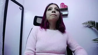 sarai_petite_ live on cam camvideo