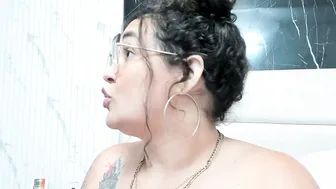 Reginavegaa 04-Jul-2025 posing on cam