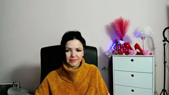 Mollymoon40 cuckold live cam video