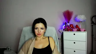 Mollymoon40 cuckold - 03-27-2026