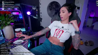 evelyne92 brunette nude chat