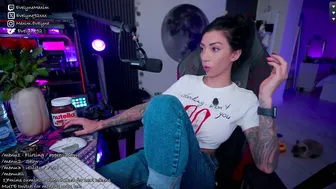evelyne92 brunette nude chat