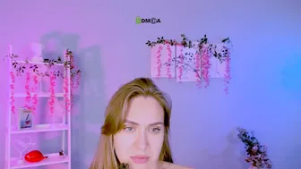Naya_dream 18 webcam chat