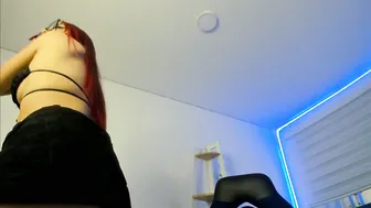 Sara_red_x asian webcam chat