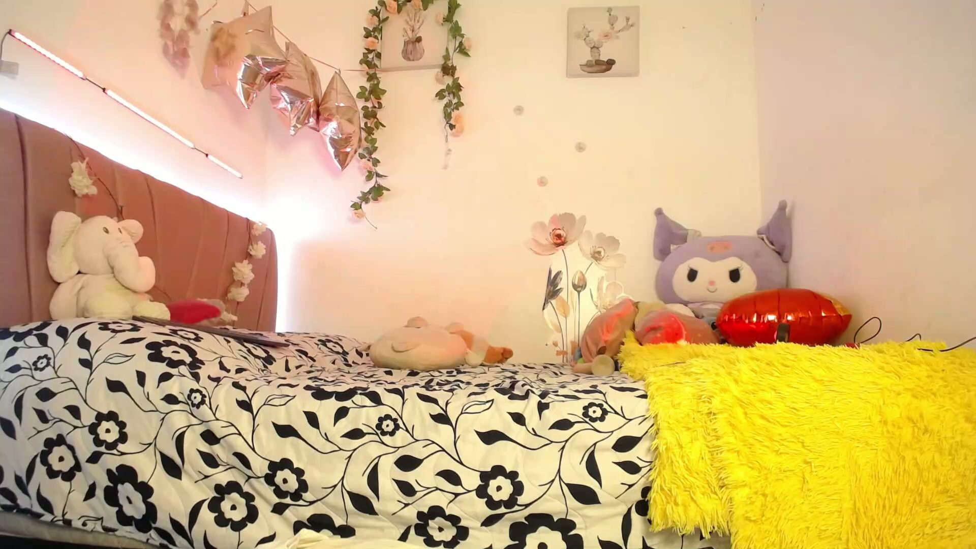 Liahdiaz_ petite 03/28/2026