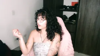 giny_bean porn cam - (03/28/2026)