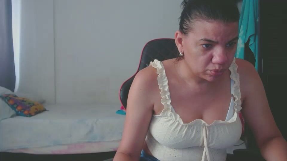 ariannaloovel latina porn video