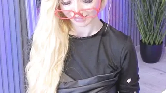 Karmaarms tease sex chat