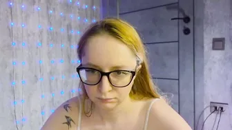 coy_girl_ fetish posing on cam