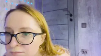 coy_girl_ fetish posing on cam