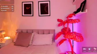 gigi_strawberry chat cam sex posing on cam