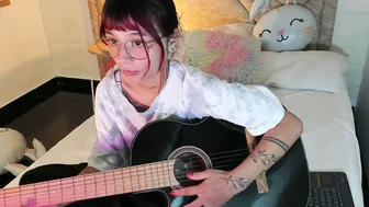 emmaduff_ cam video (04-01-2026)